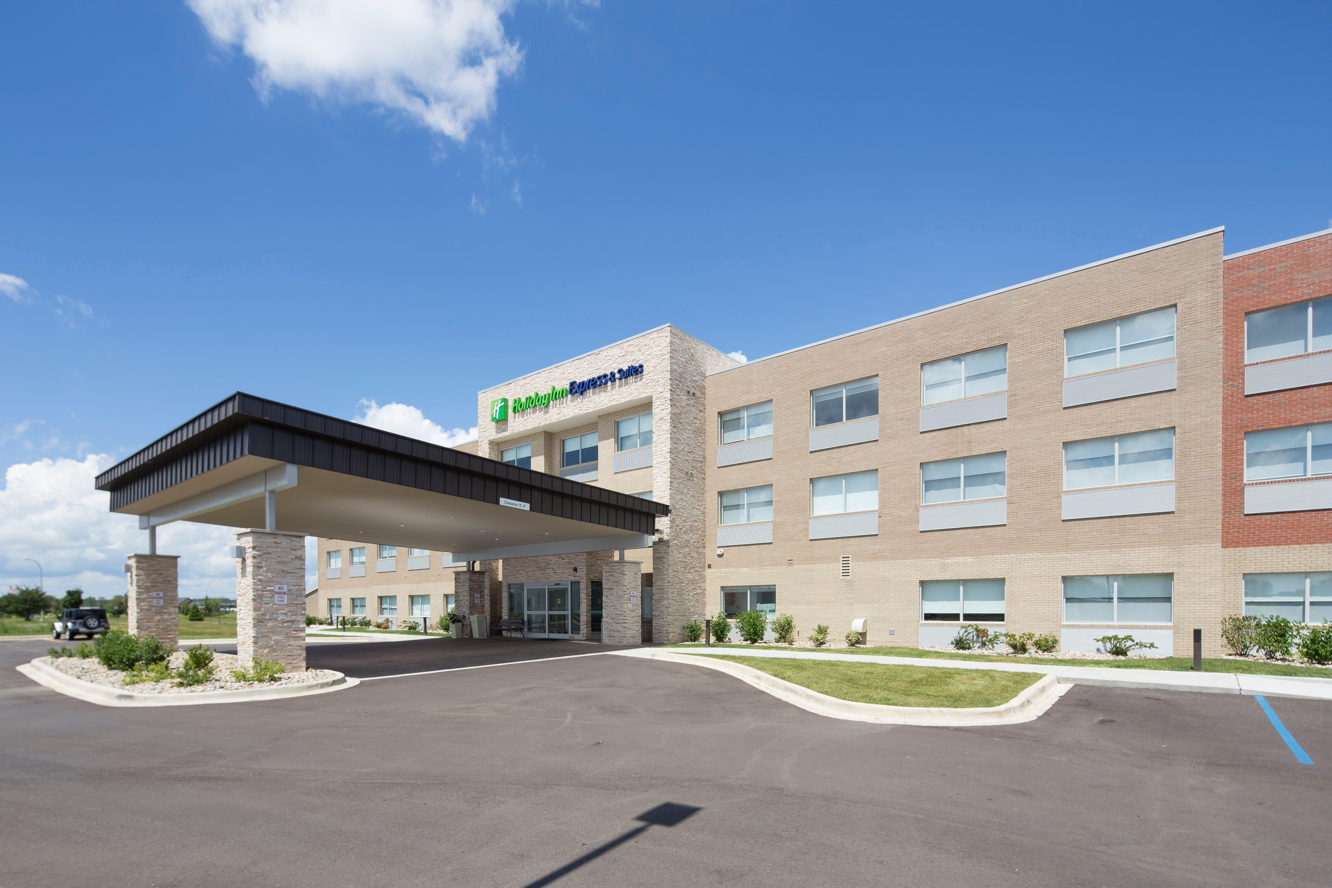 Holiday Inn Express & Suites - Gaylord, An Ihg Hotel Exterior photo